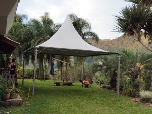TENDA CHAPÉU DE BRUXA 5X5MTS BRANCA